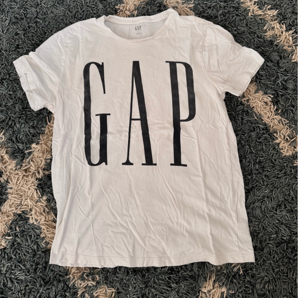 Basic GAP t-shirt